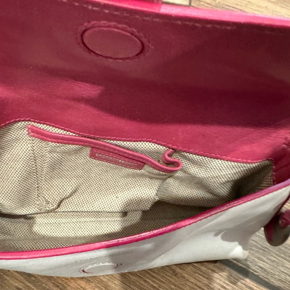 Dooney & Bourke Mini Shoulder Bag 90s Vibes Womens White Leather East West Flap - Picture 4 of 7